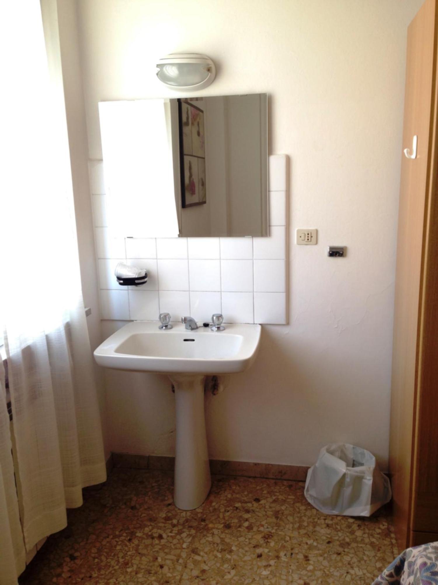 La Neigra Hotel *